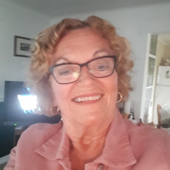 Meet your Posher, Sheila - Picture 1 of 1